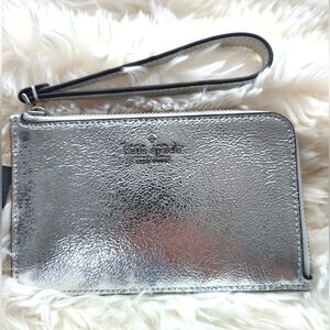 💰Kate Spade New York Silver Metallic Leather Sm Lzip Wristlet💰